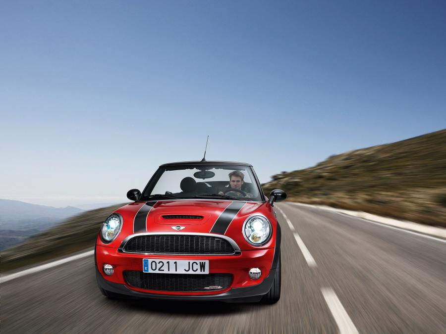  Mini Cooper JCW Cabrio 2009 года  (фото 18 из 40)